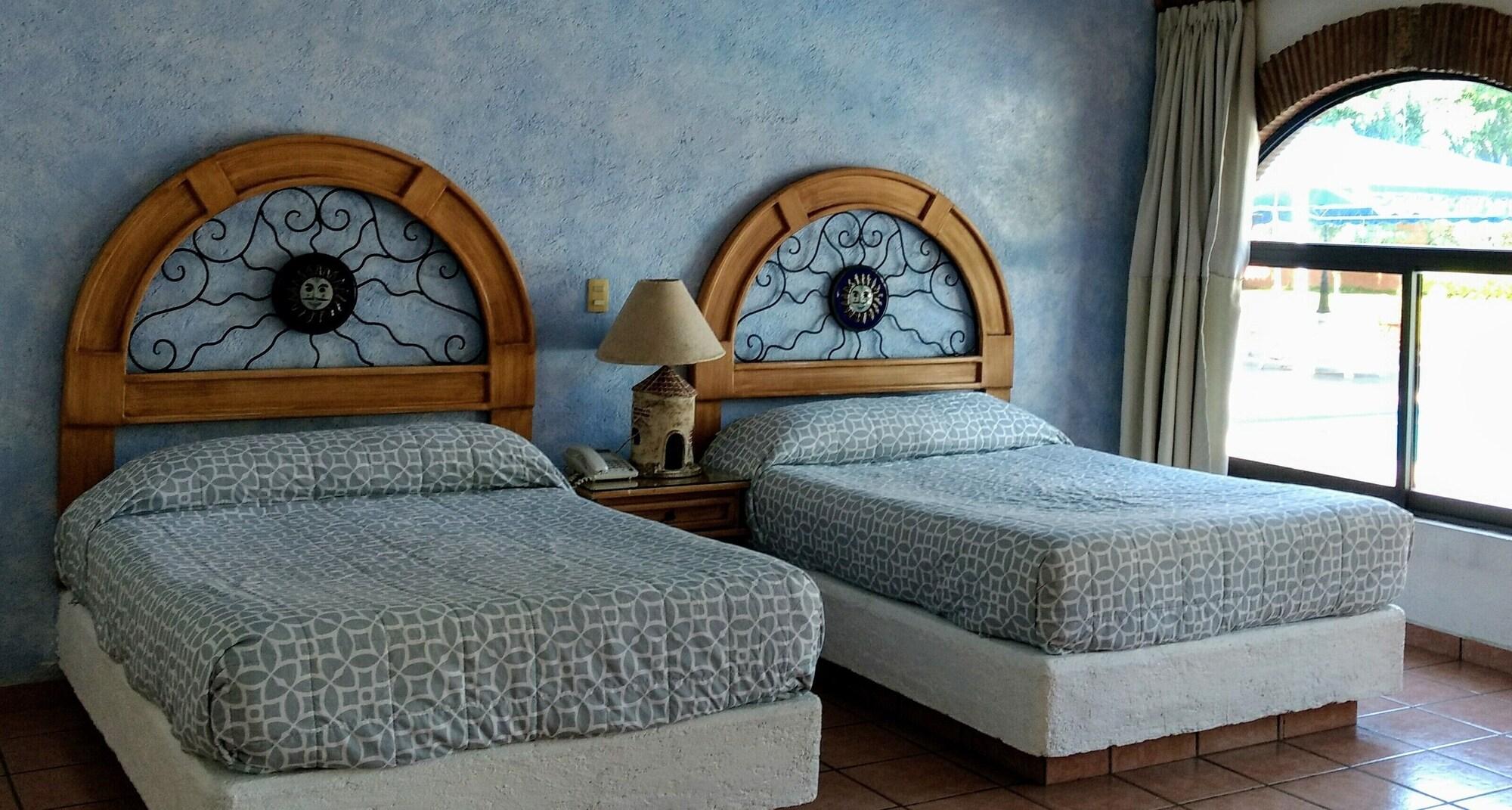 Parador De Manolos Hotel Куернавака Екстериор снимка