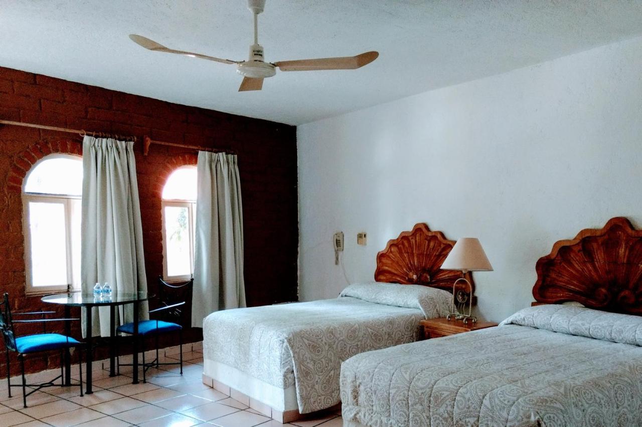 Parador De Manolos Hotel Куернавака Екстериор снимка
